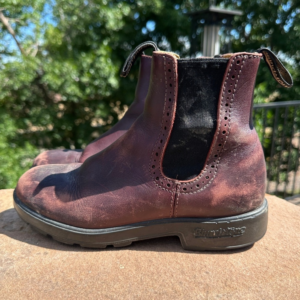 Blundstone 1351 Series Women 7 Burgundy Brogue Chelsea Boots Leather Gorpcore